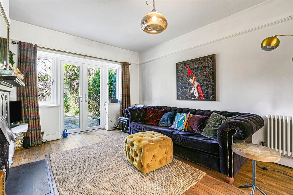 Property photo 3 of 30