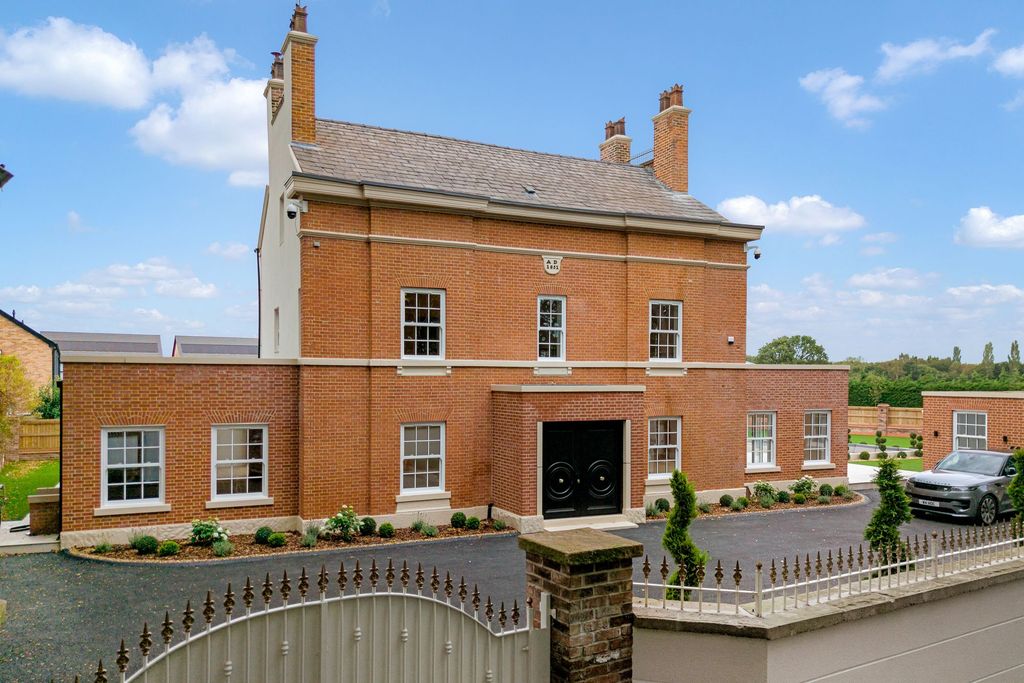 Property photo 1 of 71