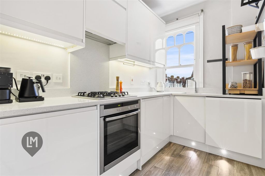 Property photo 2 of 6 Kitchen