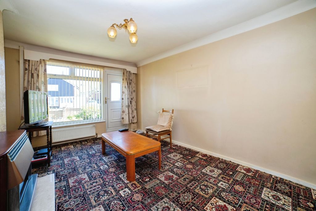 Property photo 3 of 18 Pbox-Img.Jpg