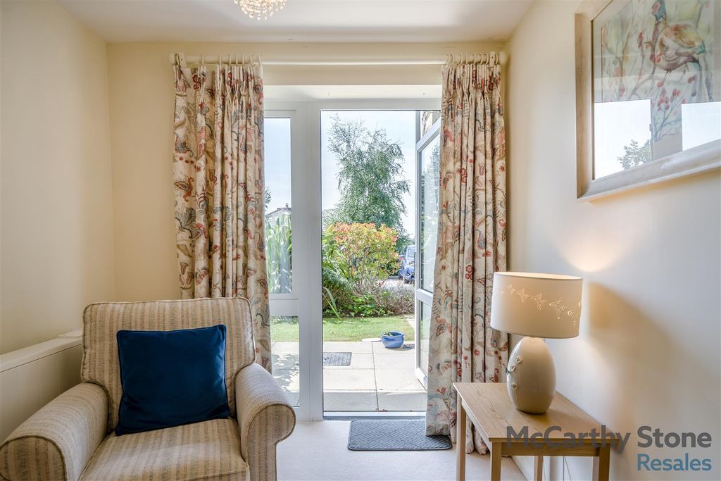 Property photo 2 of 33 8658031-Interior01.Jpg