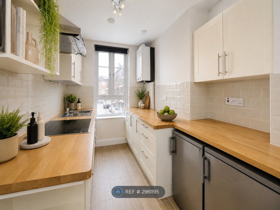 Property photo 2 of 21 Kitchen