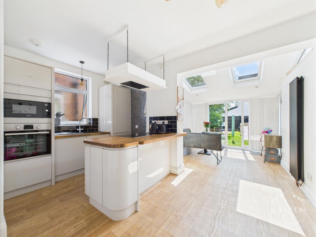 Property photo 2 of 21 Open Plan Living Kitchen