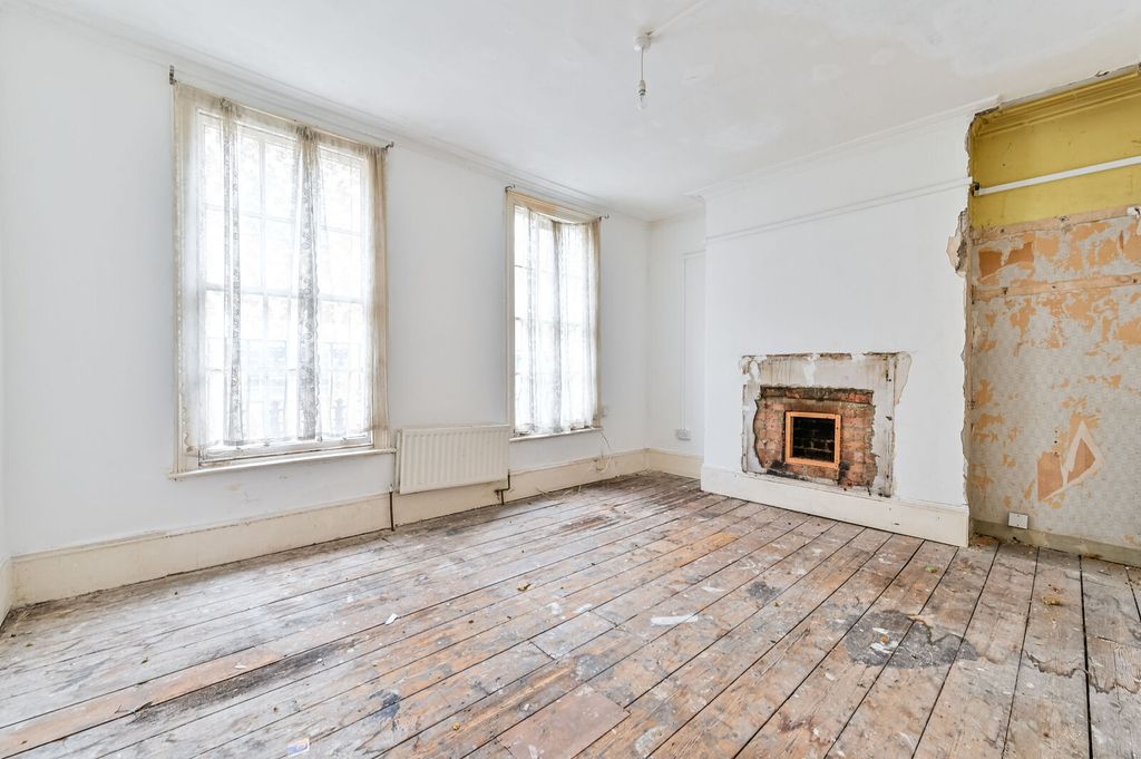 Property photo 2 of 6