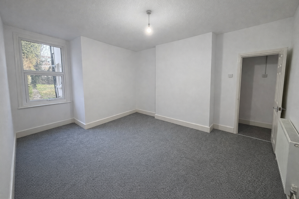 Property photo 3 of 6 Photo 4