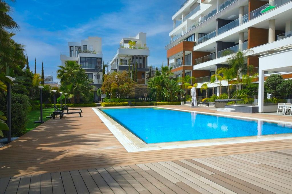 Property photo 1 of 31