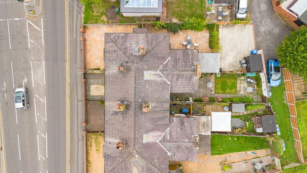 Property photo 2 of 20