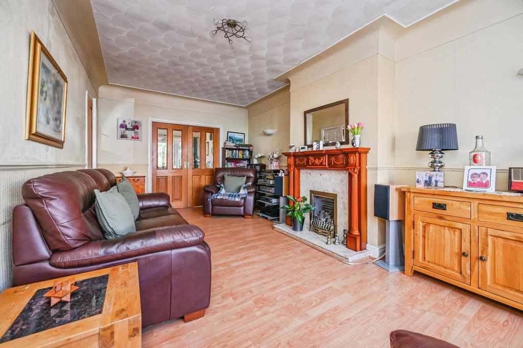 Property photo 3 of 18 Pbox-Img.Jpg