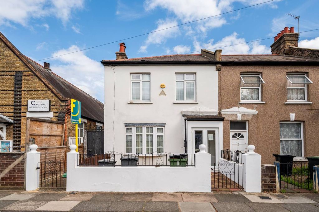 Property photo 2 of 11