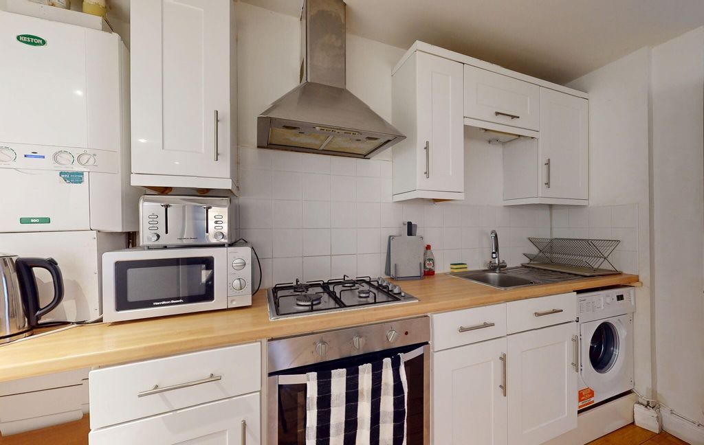 Property photo 2 of 16 Kitchen