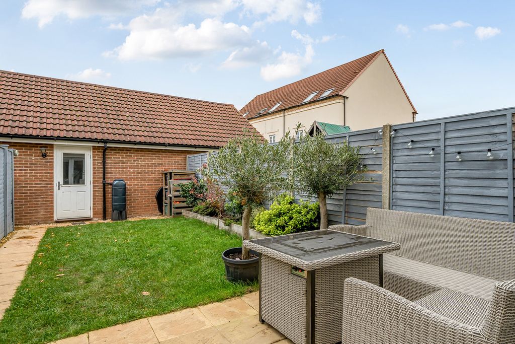 Property photo 2 of 22