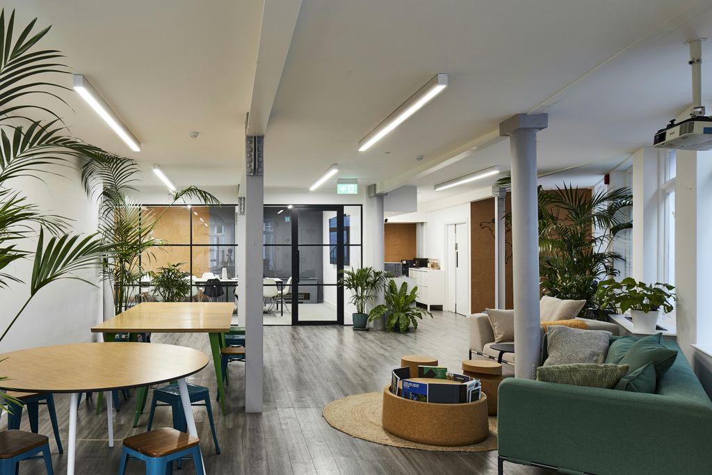 Property photo 3 of 17 16 Laystall St- 1st Floor Breakout Space