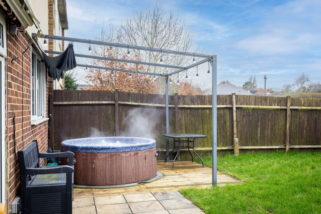 Additional image 12 of 2 bed maisonette for saleOxted Road, Godstone RH9