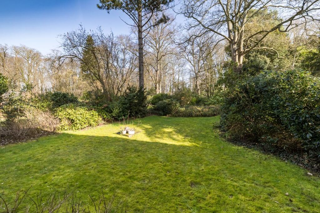 Property photo 2 of 28