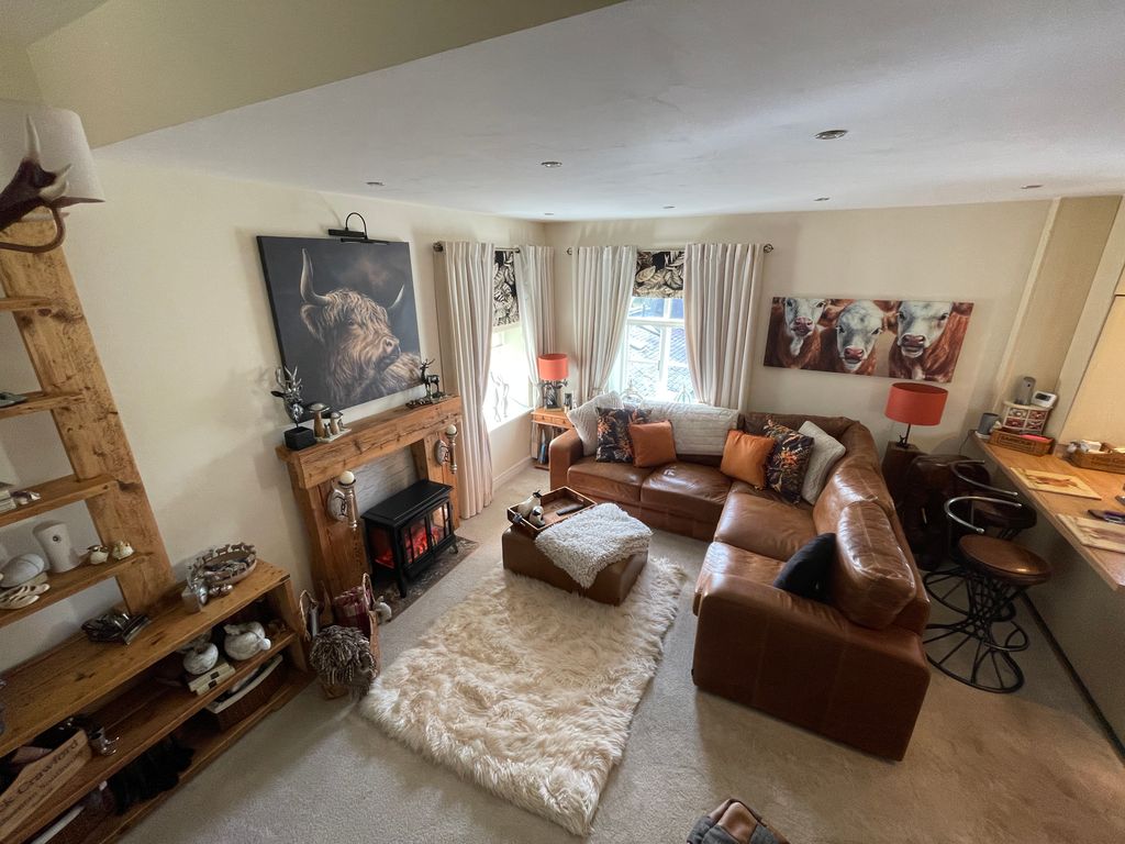 Property photo 3 of 18 P2757 Lounge Area.Jpg