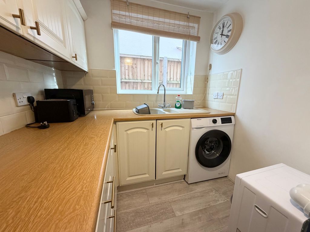 Property photo 3 of 8 Photo 13