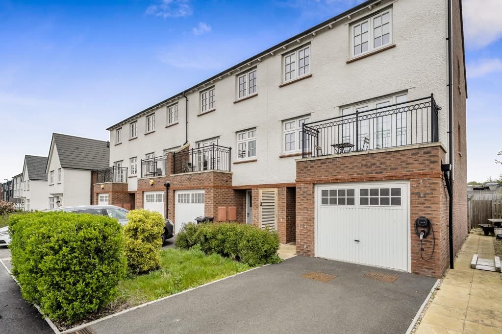 Property photo 1 of 20 External Front