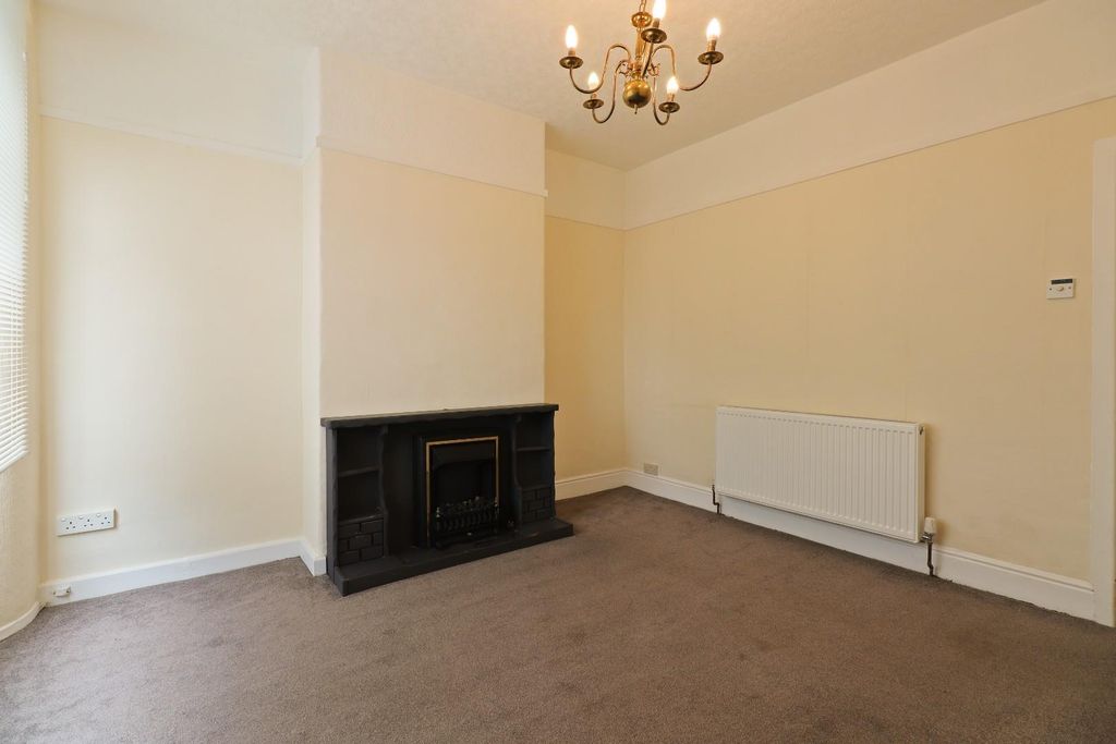 Property photo 2 of 16 Lounge.Jpg