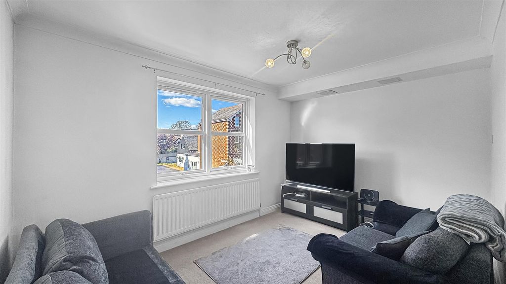 Property photo 2 of 10 Living Room