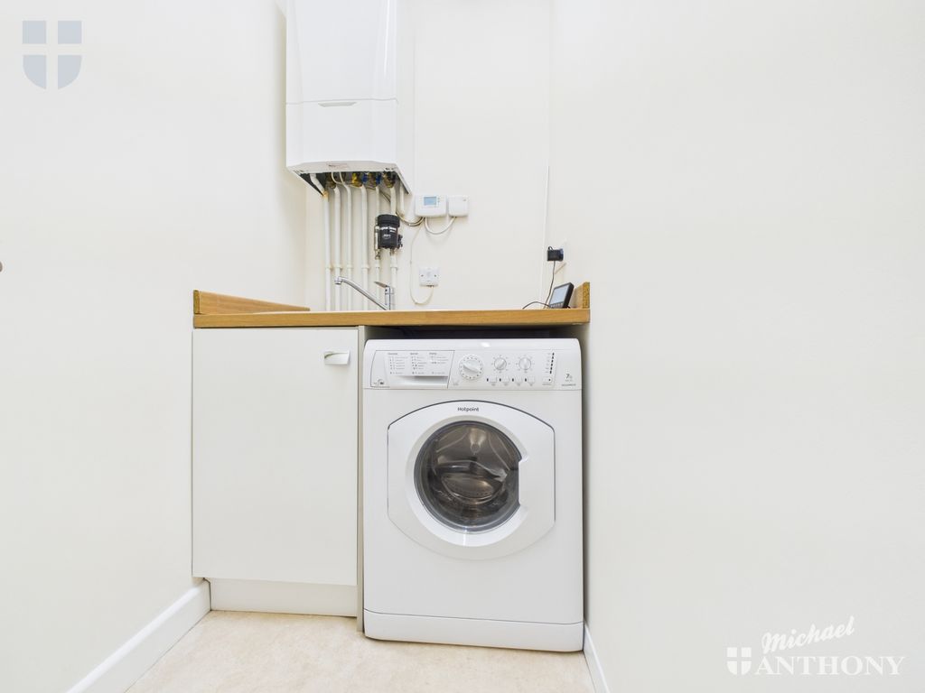 Property photo 2 of 9 Cam03218G0-Pr0825-Still001