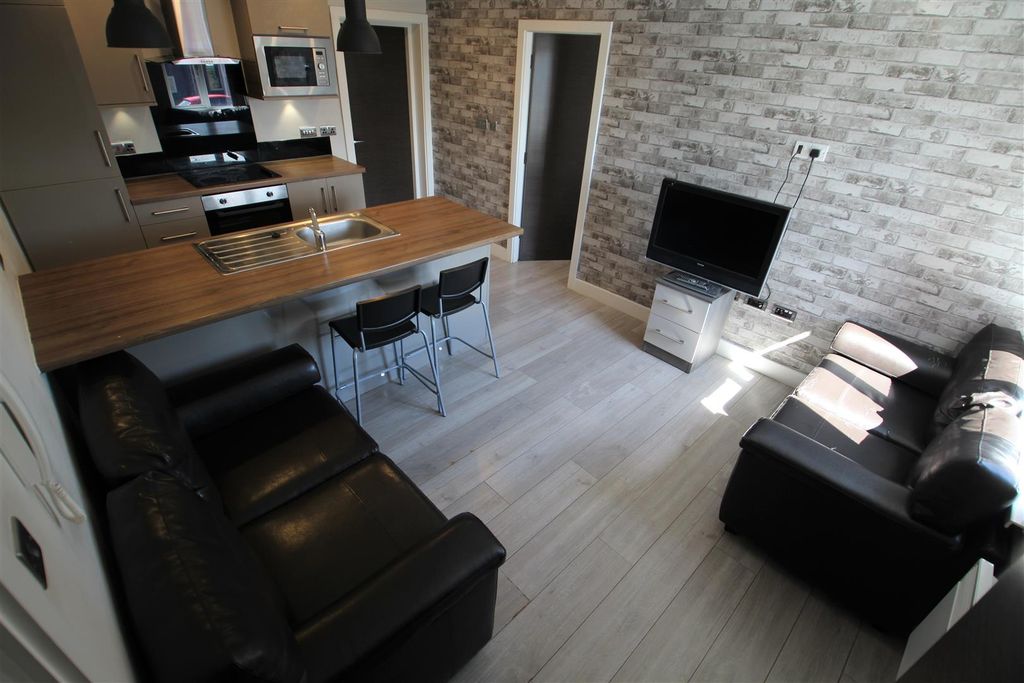 Property photo 1 of 6 Kitchen-Living.Jpg