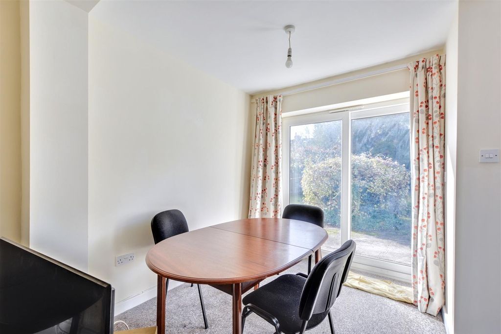 Property photo 3 of 18 Dining Area.Jpeg