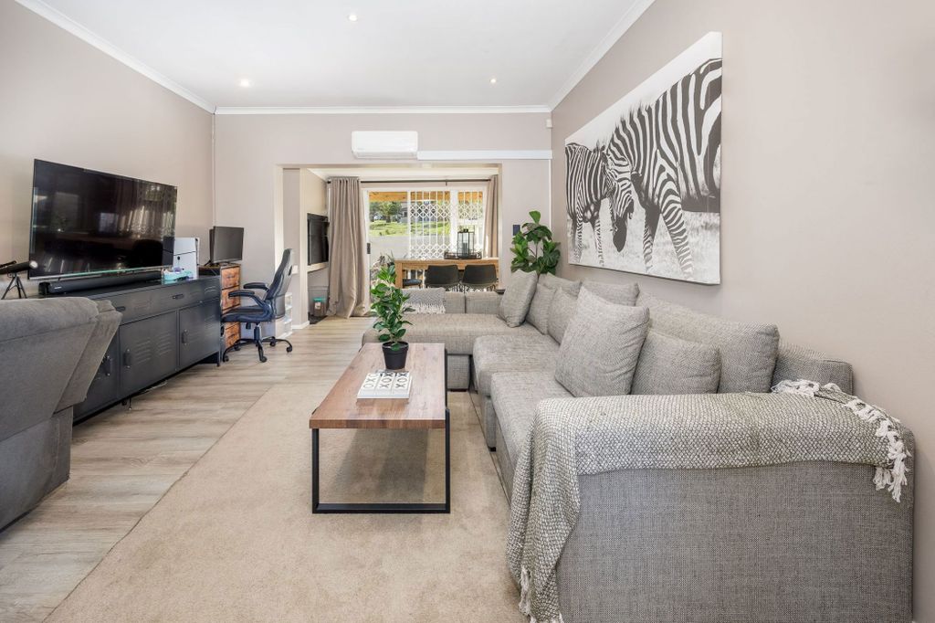Property photo 2 of 22 Dbv1739191