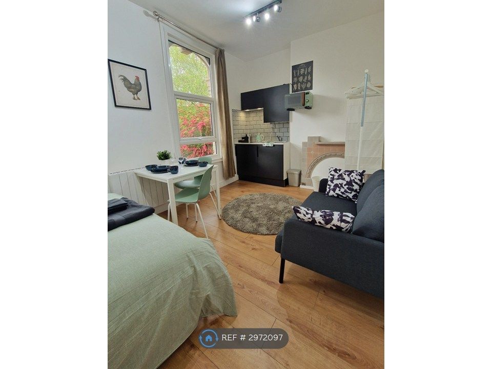 Property photo 2 of 9