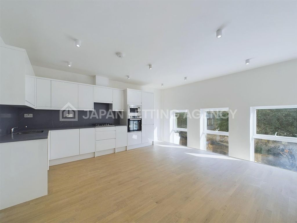 Property photo 1 of 5 Cam02206G0-Pr0104-Still004.Jpg