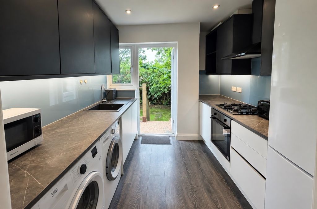 Property photo 3 of 30 6095523