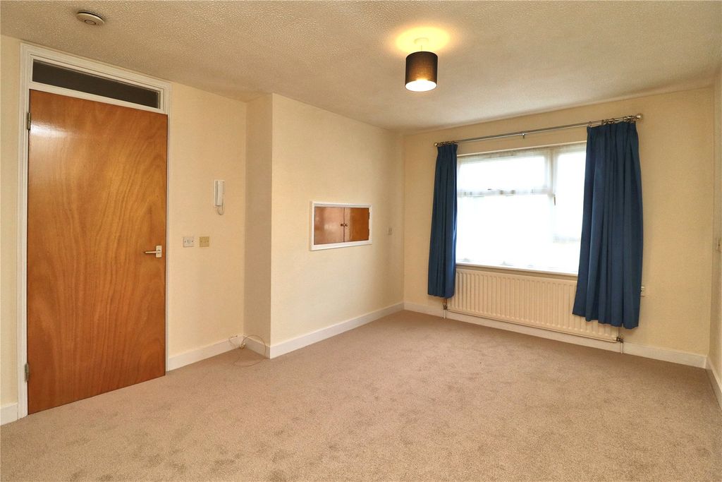 Property photo 3 of 7 Picture No. 06