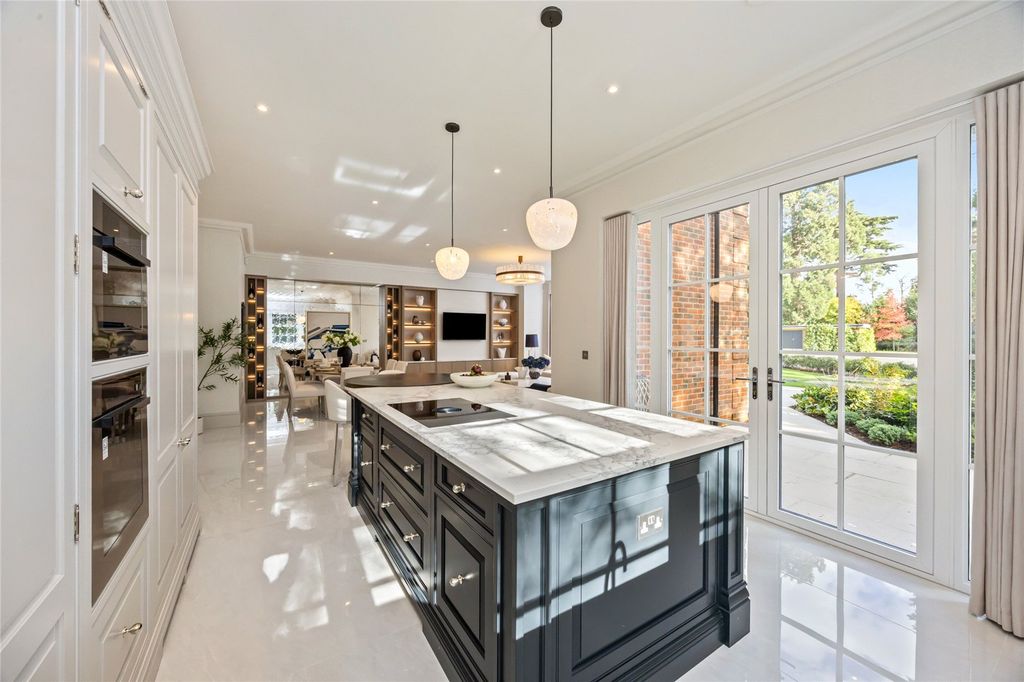 Property photo 3 of 14 Show Home