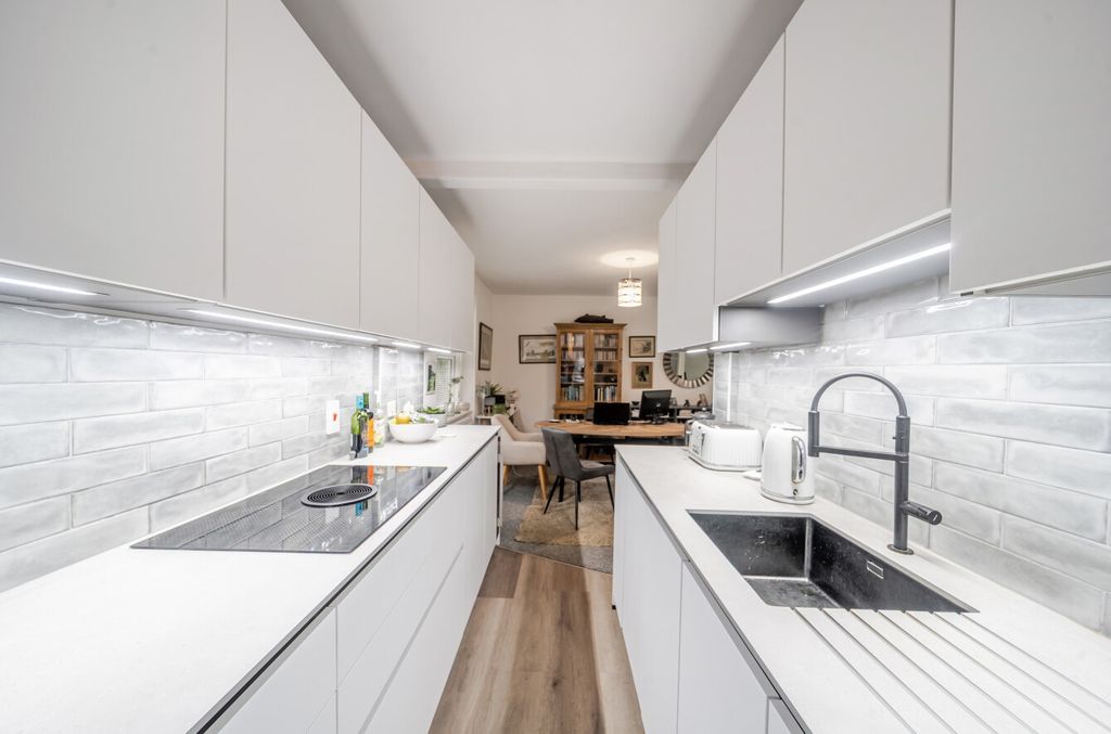 Property photo 3 of 12 1356683-13-68Cac2...
