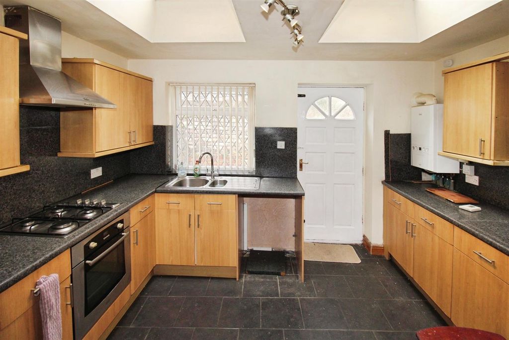Property photo 2 of 13 Kitchen