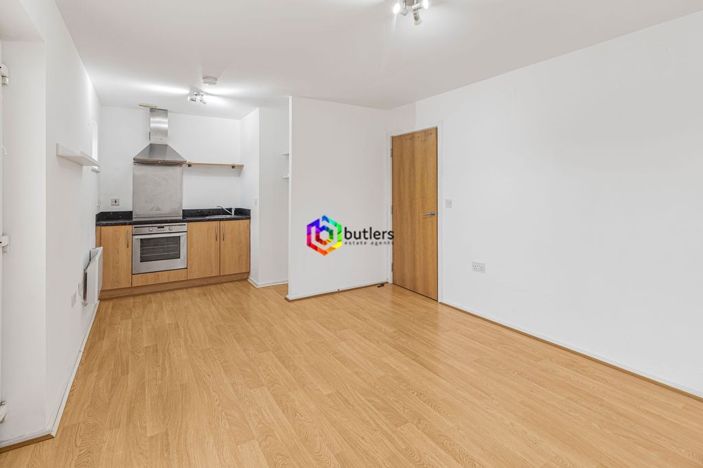 Property photo 2 of 7 Kitchen / Lounge