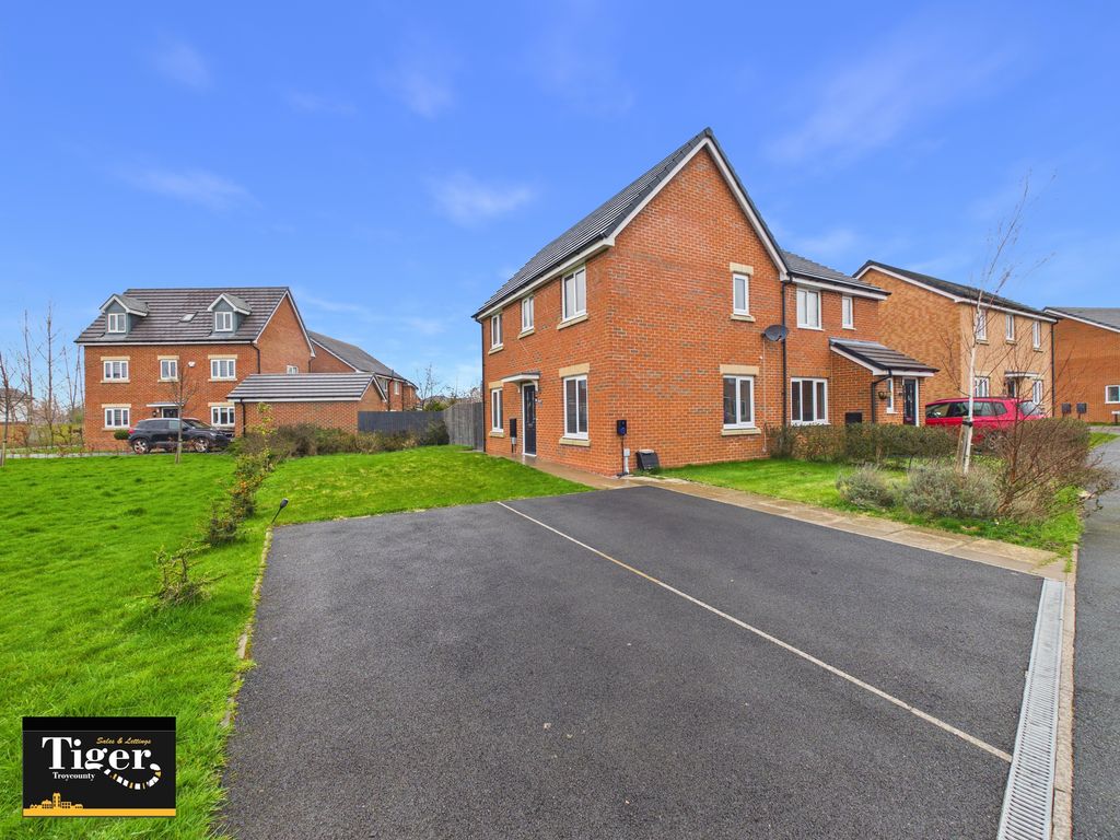 Property photo 1 of 27 Cam03440G0-Pr0561-Still043