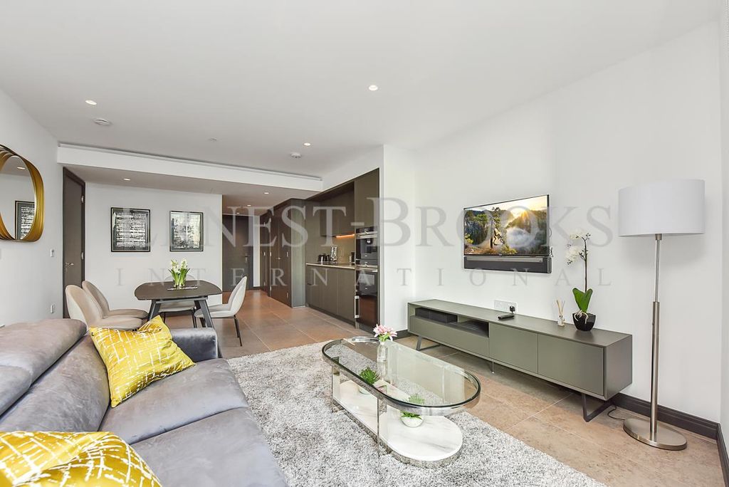 Property photo 2 of 12 Spacephoto (3).Jpg