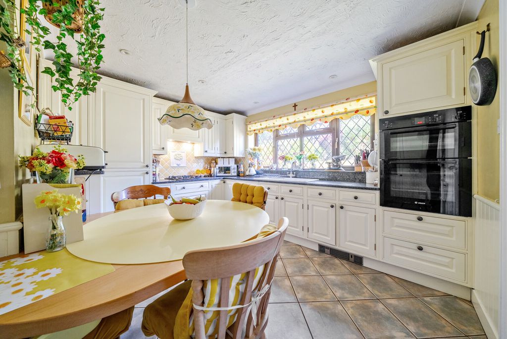 Property photo 2 of 23 1313286-6-685452B...