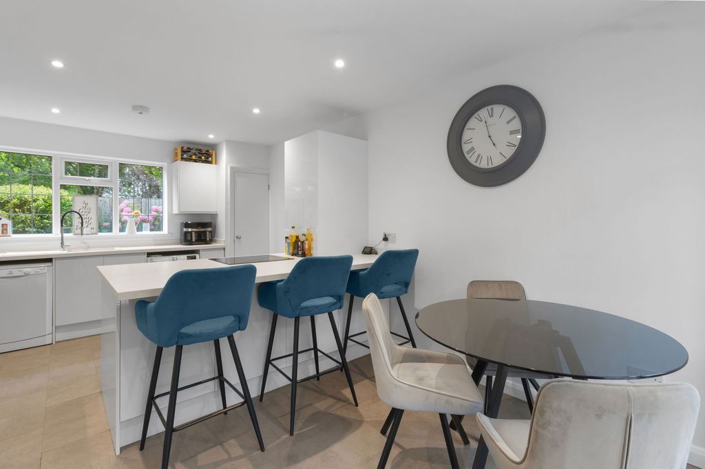 Property photo 2 of 26