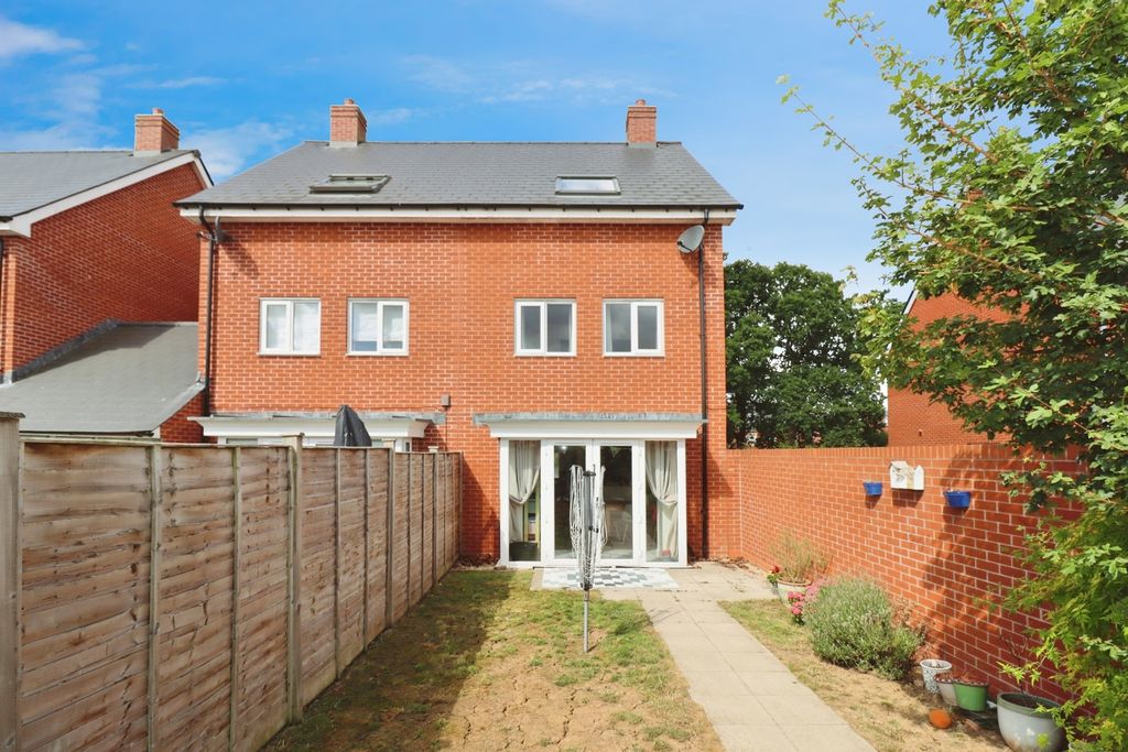 Property photo 2 of 17 Photo
