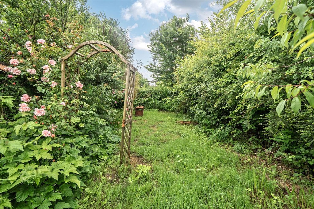 Property photo 2 of 17 2 - Picture No. 10