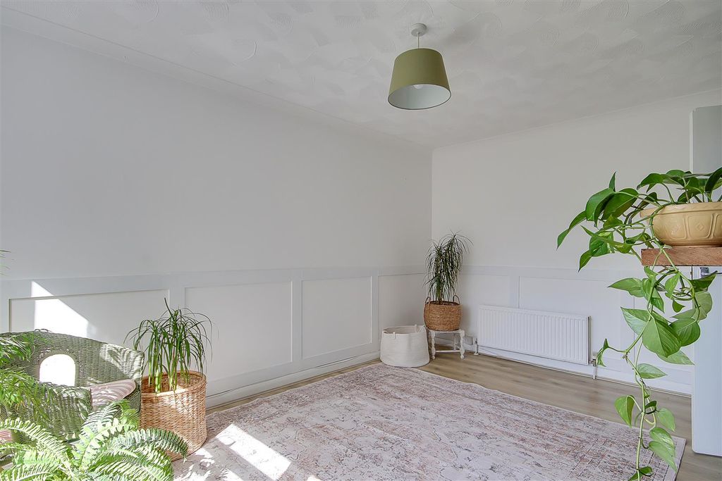 Property photo 3 of 11 Img_1373-Img_1375.Jpg