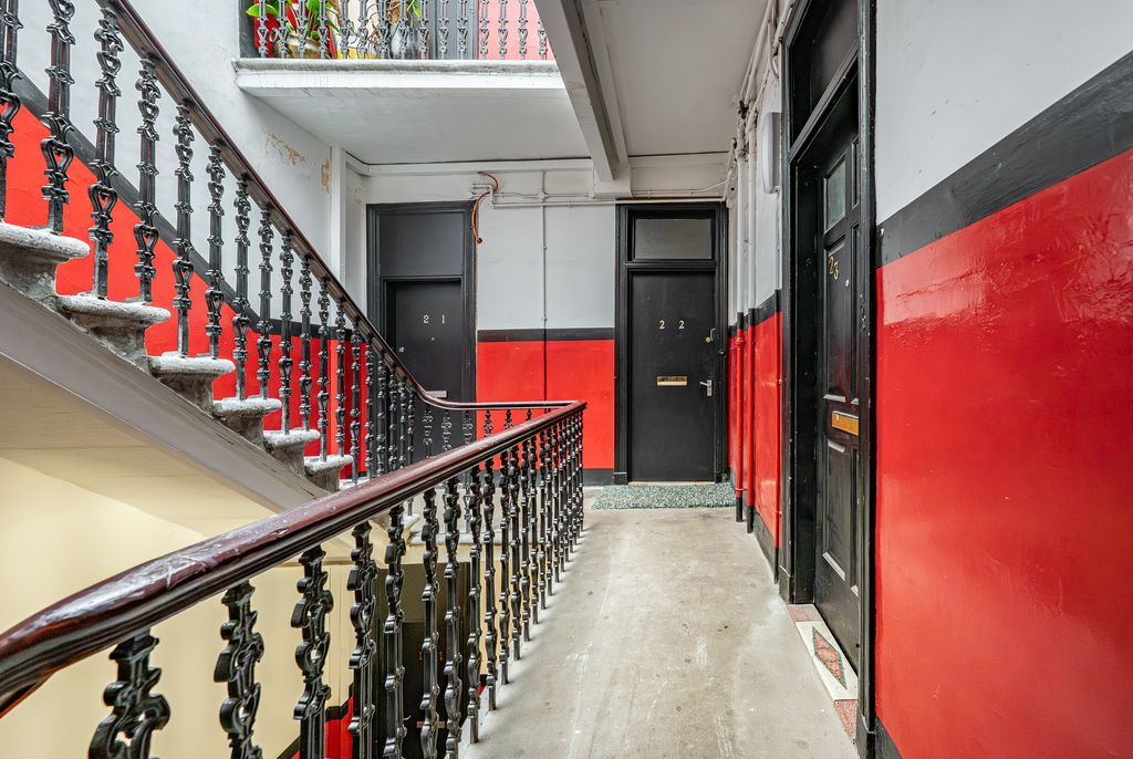 Property photo 2 of 21