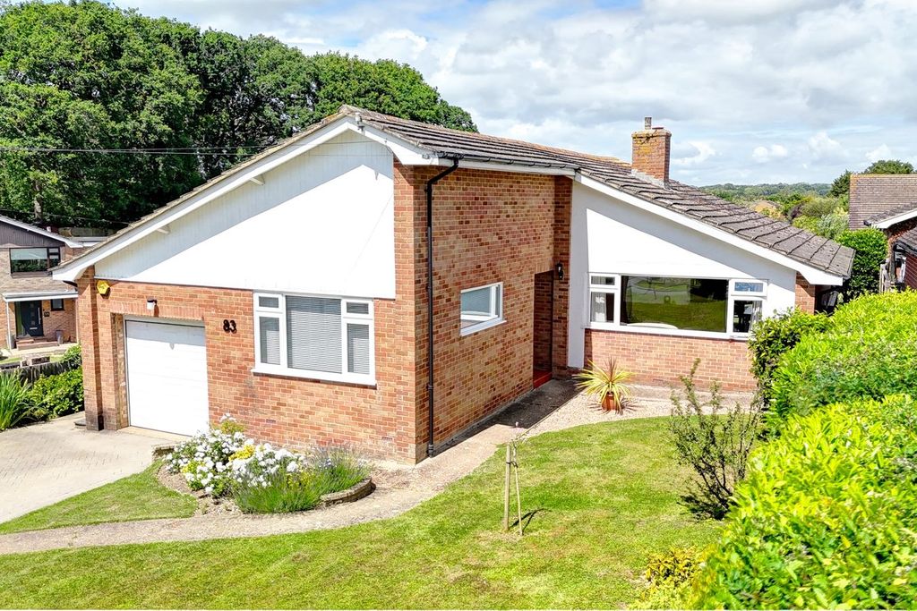 Property photo 2 of 40