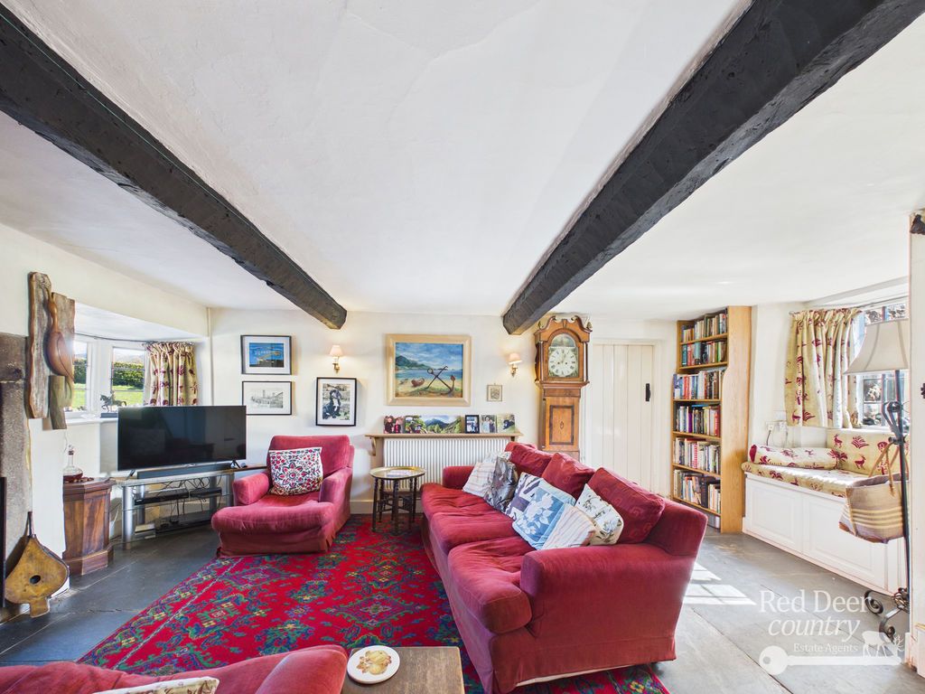 Property photo 3 of 31 Sitting Room