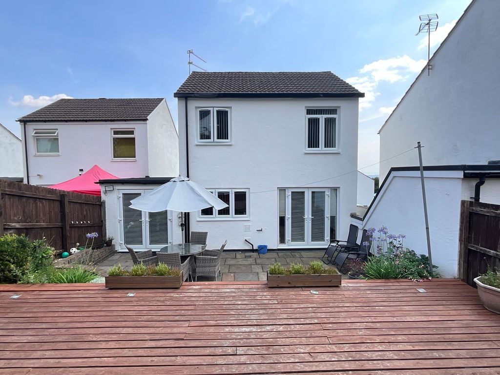 Property photo 3 of 31