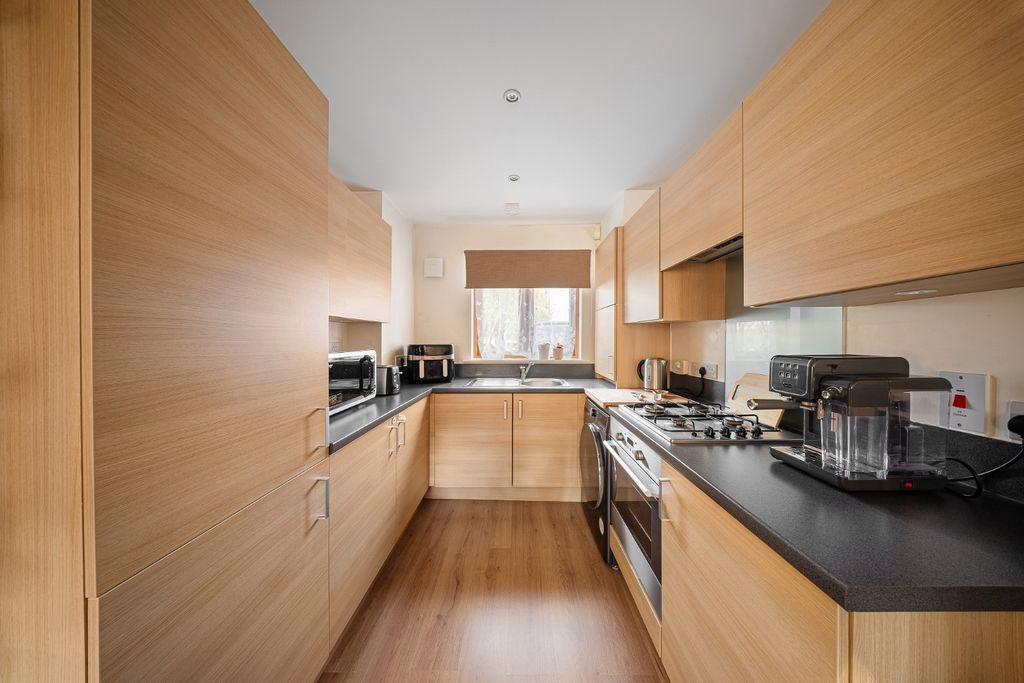 Property photo 2 of 14 4457953