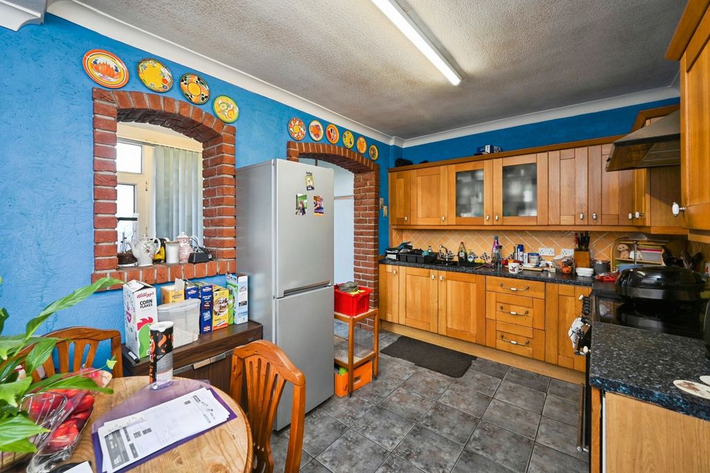 Property photo 3 of 17 Kitchen-Diner