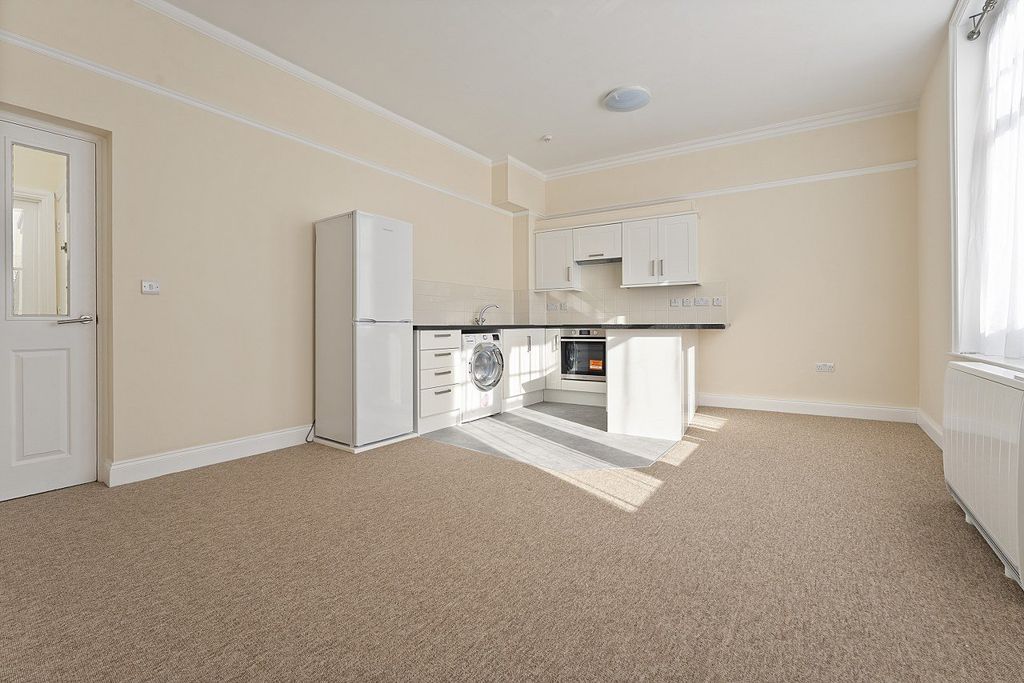 Property photo 1 of 10 Picture No. 02