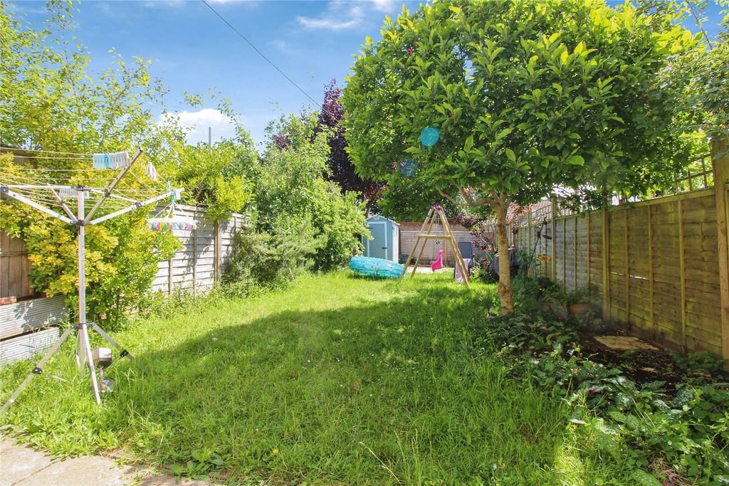 Property photo 2 of 12 Picture No. 15